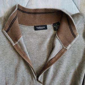 Men's Large Light Grey VanHeusen Sweater
